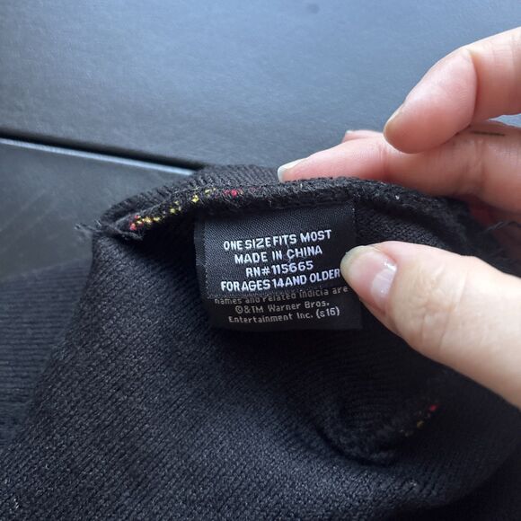 Officially Licensed Warner Bros Harry Potter Gryffindor Beanie - Picture 4 of 4